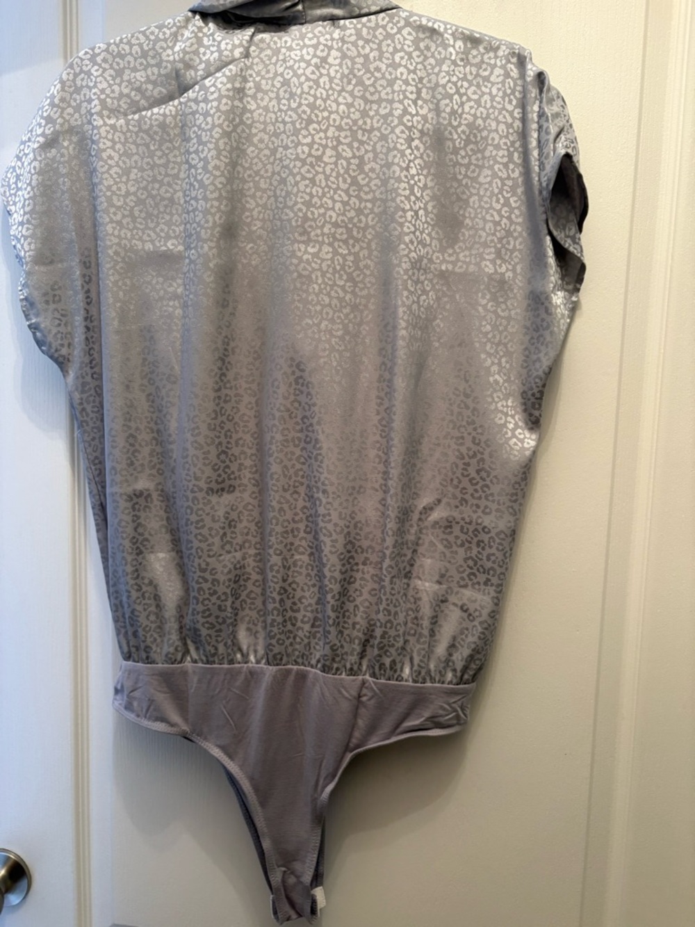 Silver Leopard-Print Bodysuit Top L NWOT - Picture 4 of 5